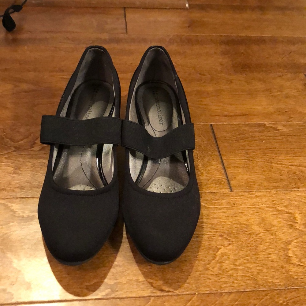 Naturalizer black wedges, never worn! Size 7.5